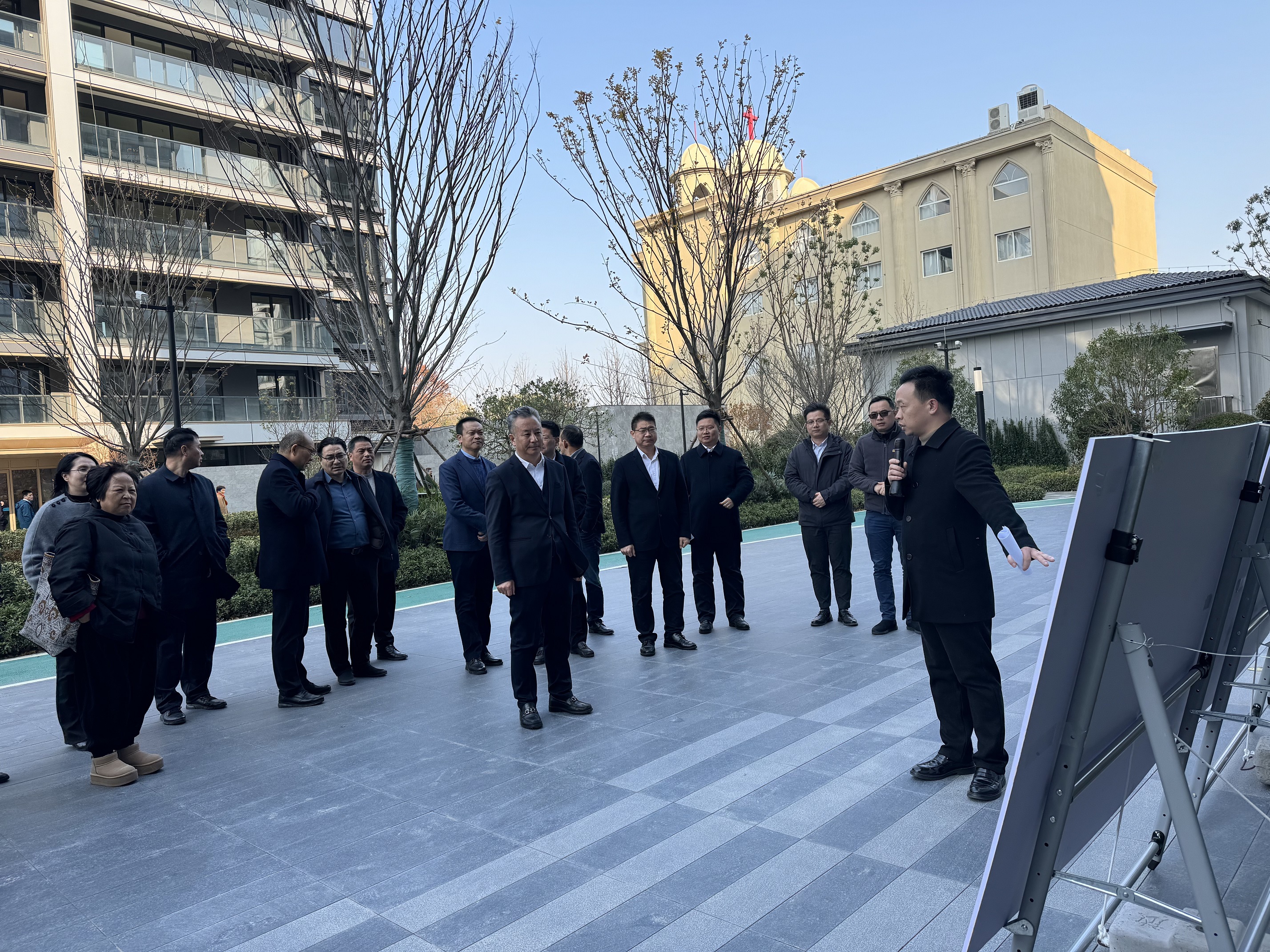 嘉兴市“好房子”建设现场推进会观摩团莅临集团公司嘉宸府项目考察调研